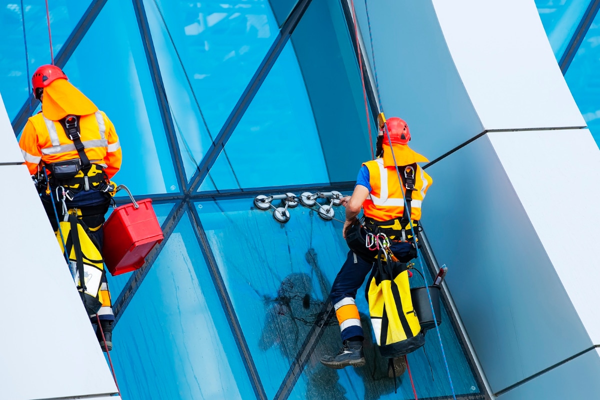 window cleaning in commercial building