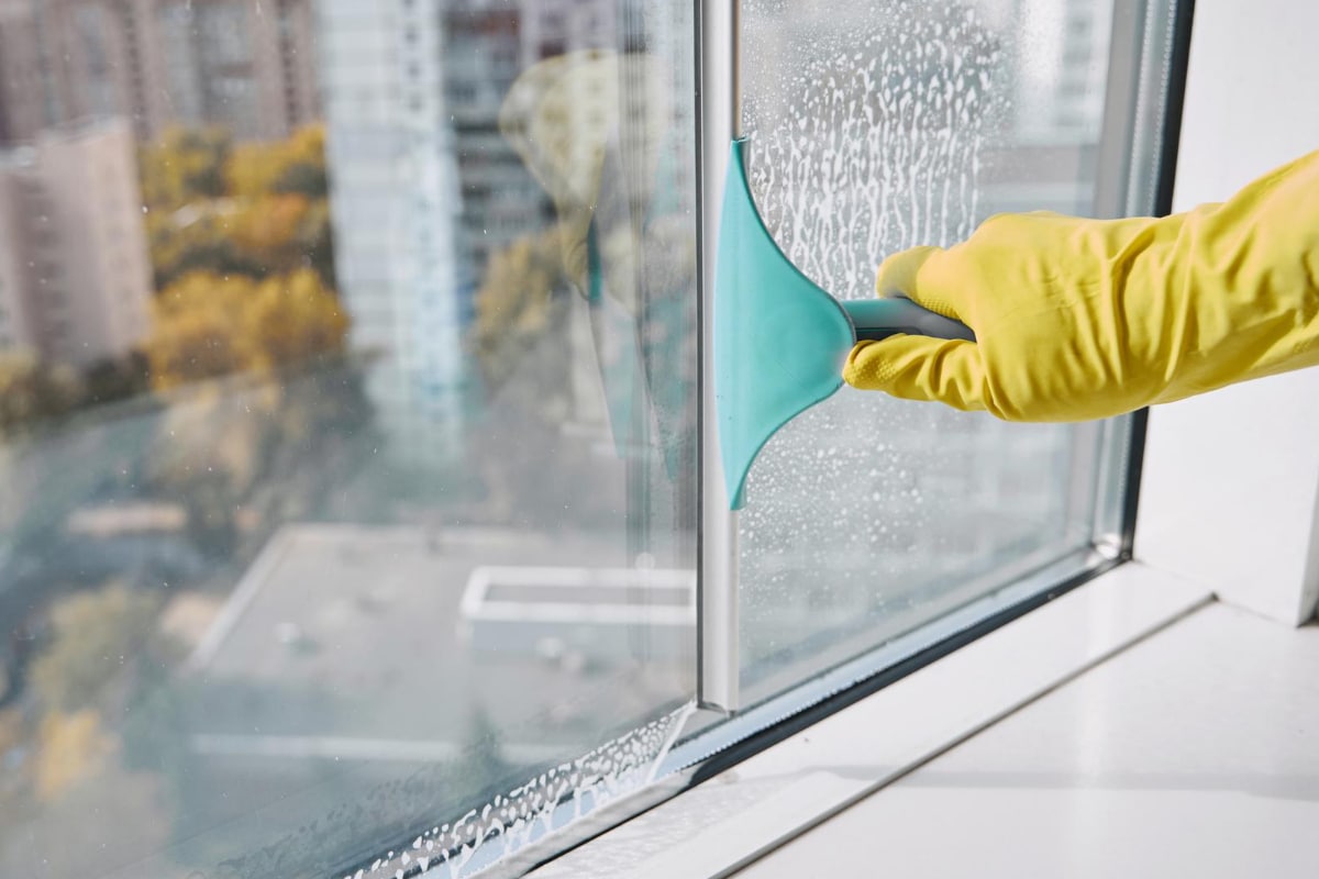 servicio profesional de limpieza de vidrios residencial