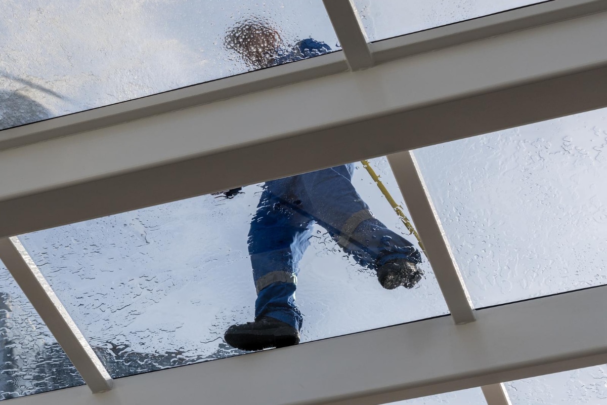 window cleaning of high-rise buildings