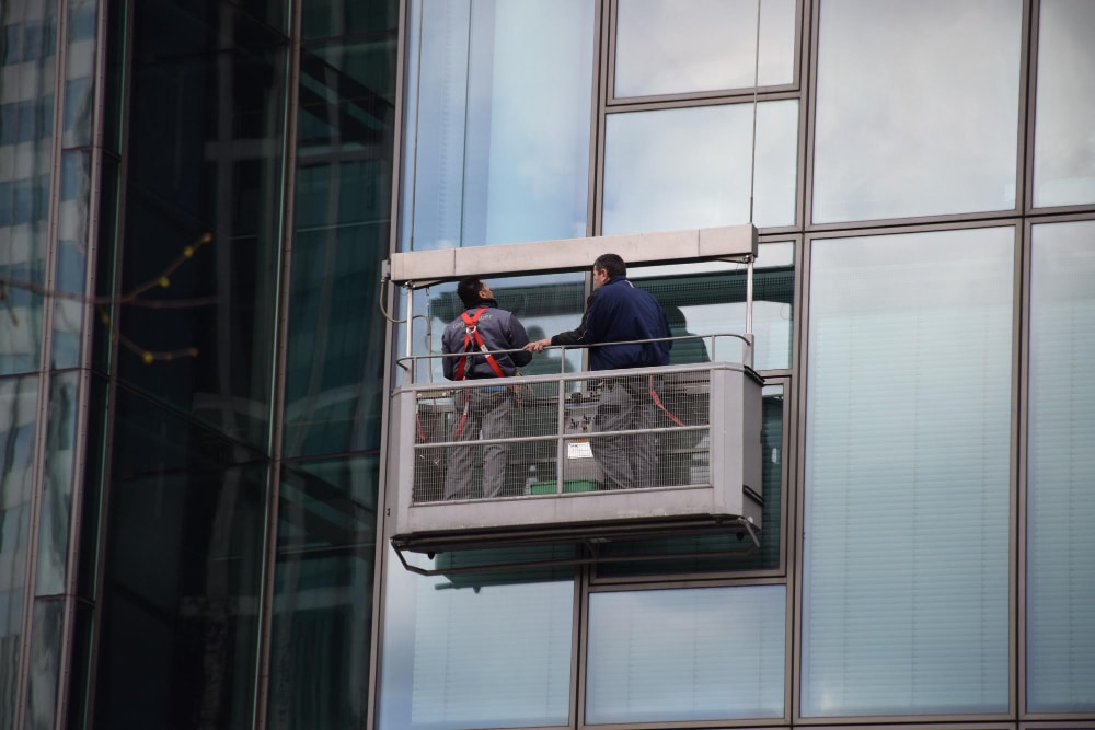 Innovative Techniques How Skyscraper Windows Are Cleaned Today
